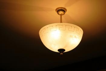 Deckenlampe aufhängen